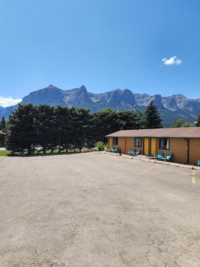 Rundle Mountain Lodge Canmore Exterior foto